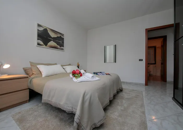 Sonenga Panoramic Terrace メナッジョ